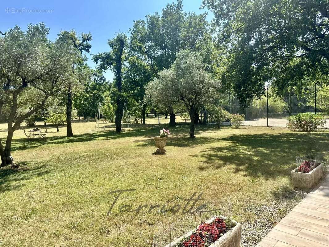 Maison à MONTELIMAR