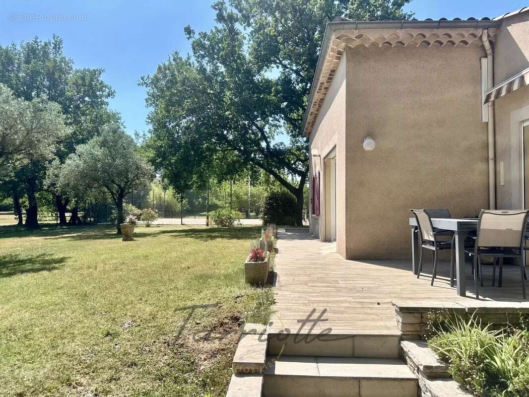 Maison à MONTELIMAR