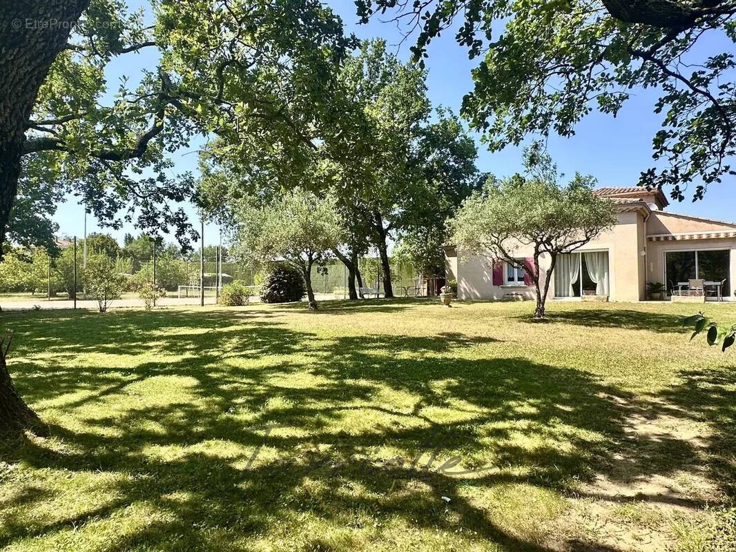 Maison à MONTELIMAR