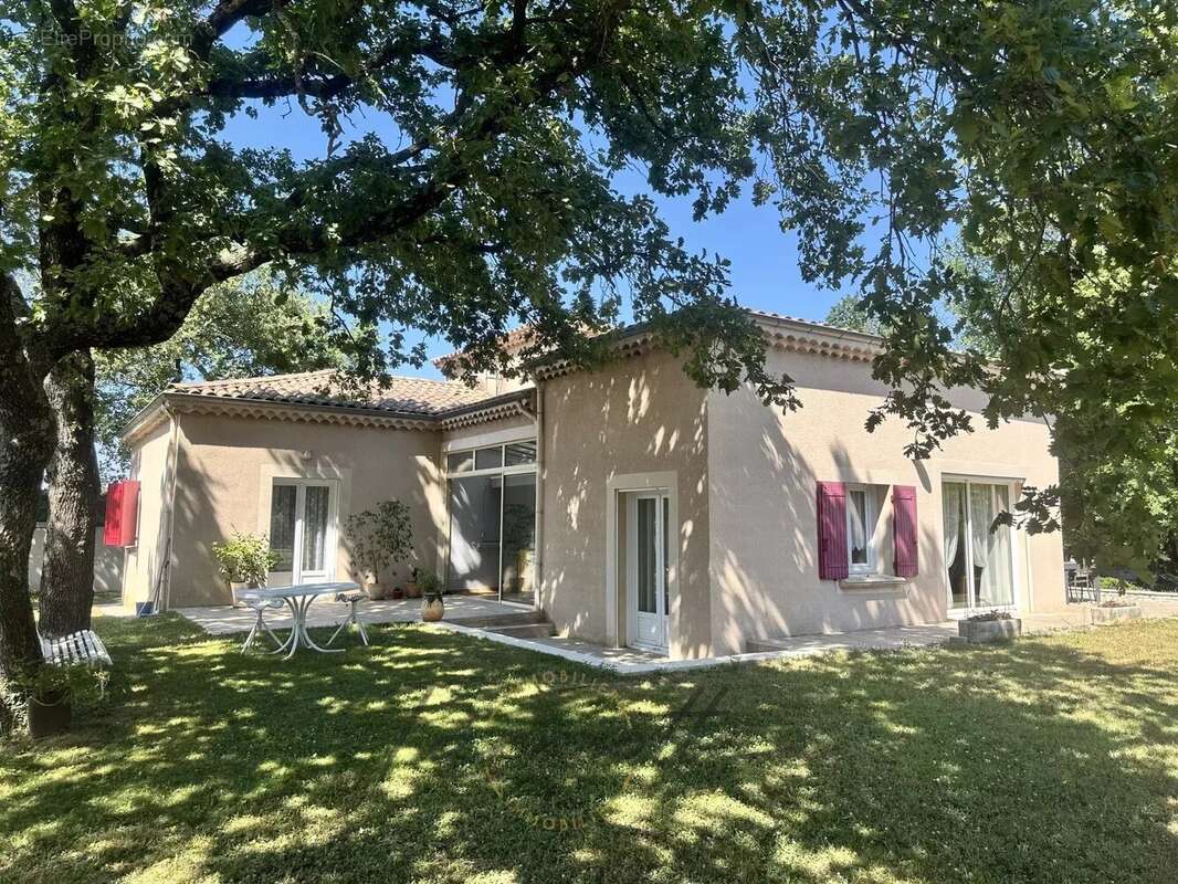 Maison à MONTELIMAR