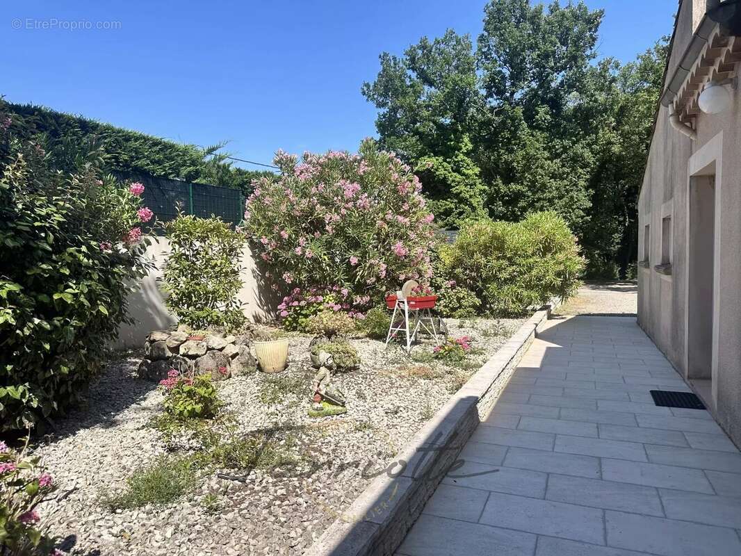 Maison à MONTELIMAR