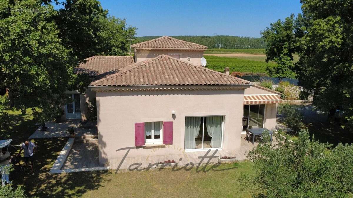 Maison à MONTELIMAR