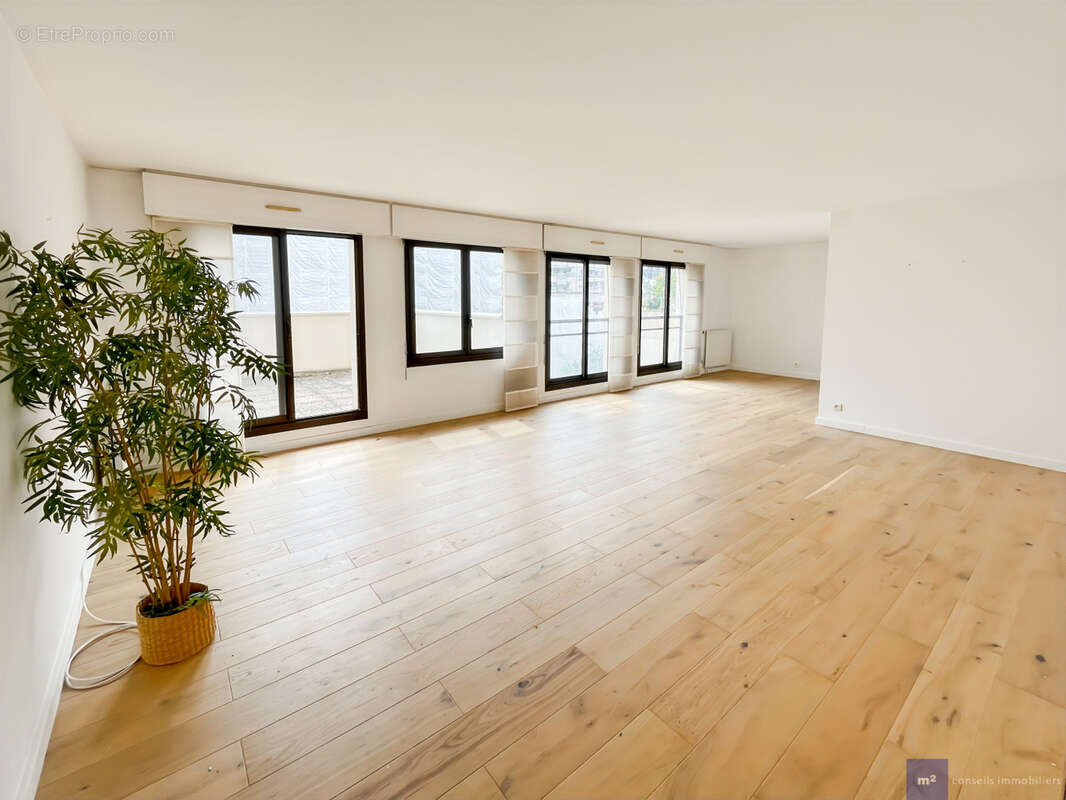 Appartement à LEVALLOIS-PERRET