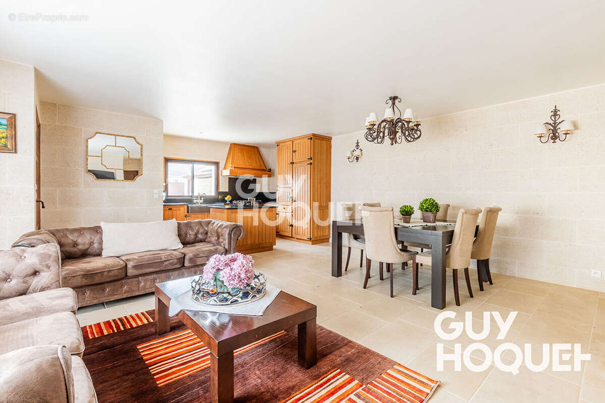 Maison à PARAY-VIEILLE-POSTE