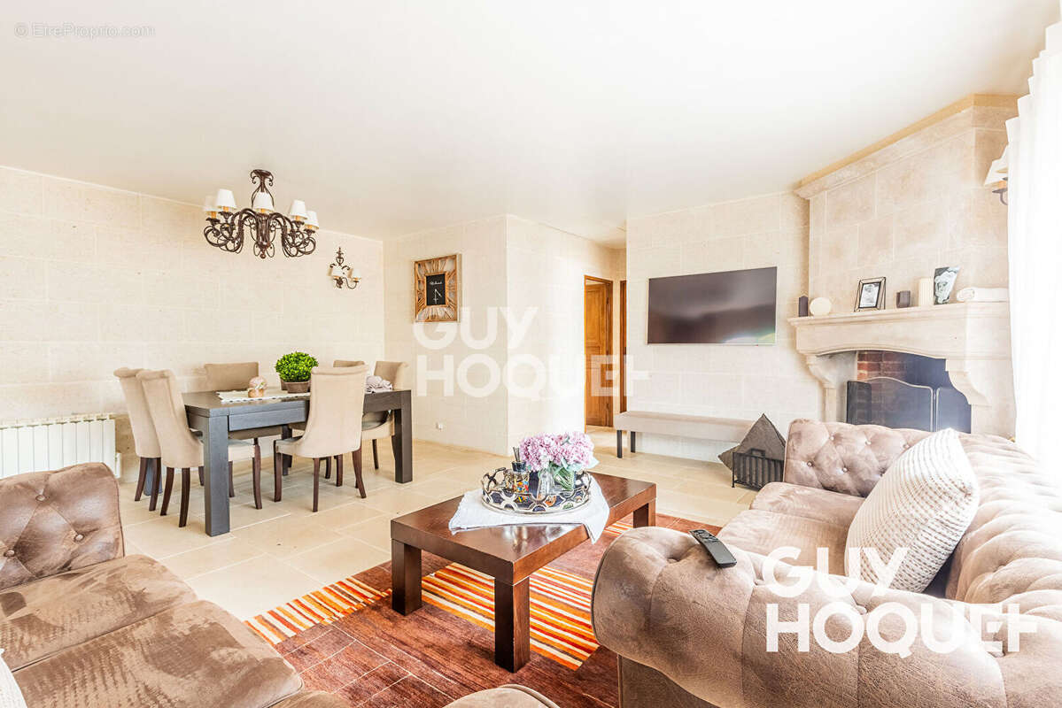 Maison à PARAY-VIEILLE-POSTE