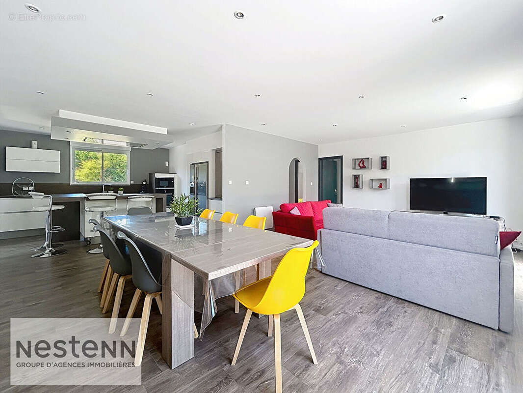 Maison à SAINT-URBAIN