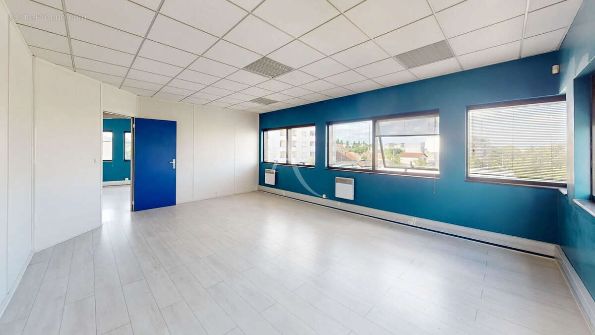 Commerce à CHILLY-MAZARIN