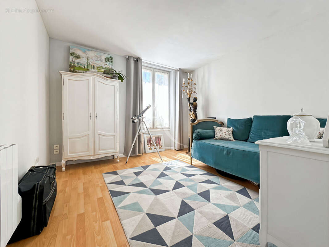 Maison à JOUY-LE-MOUTIER