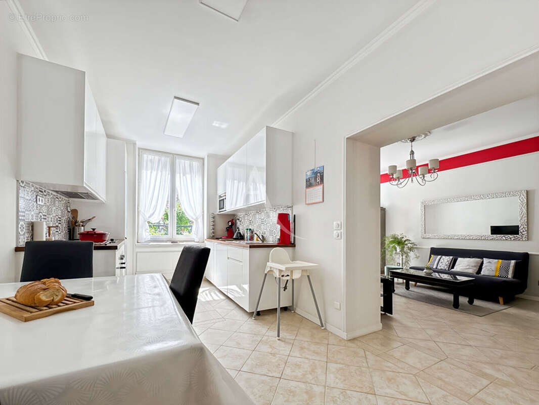 Maison à JOUY-LE-MOUTIER