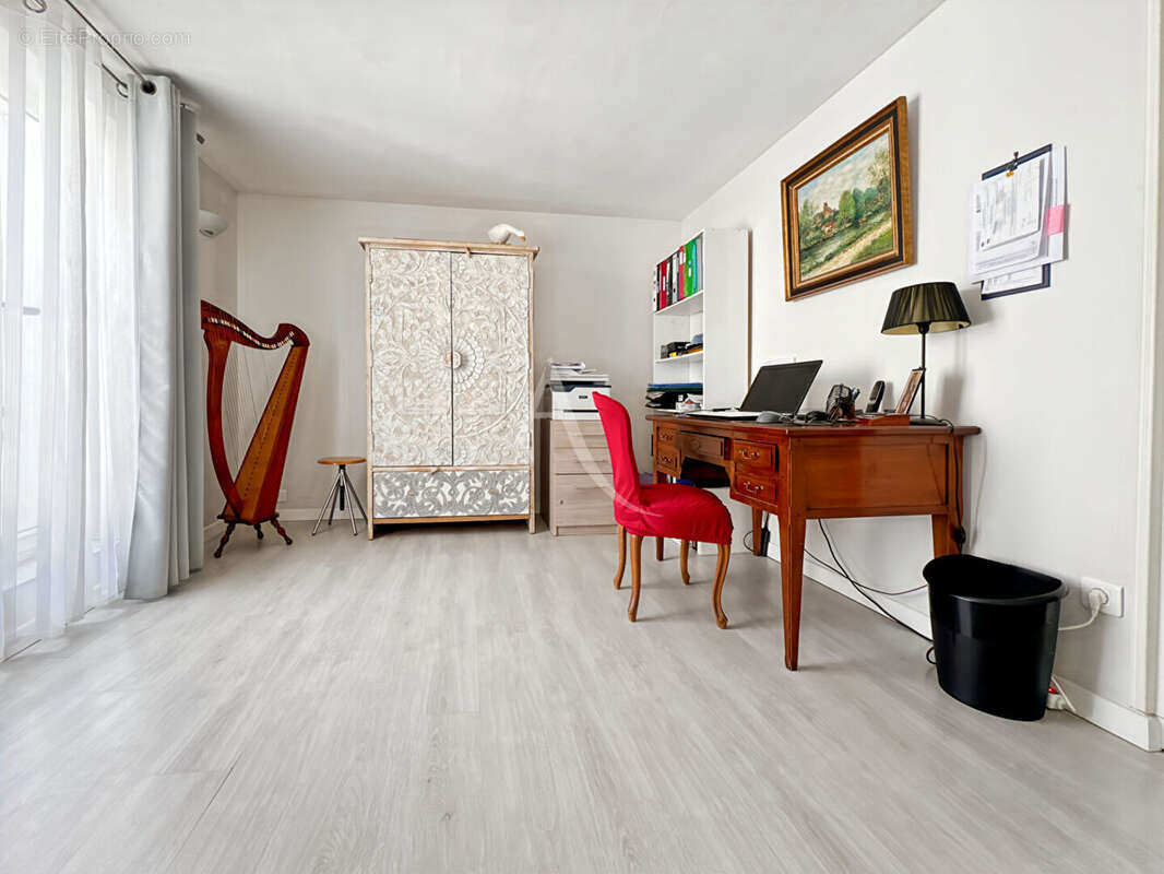 Maison à JOUY-LE-MOUTIER