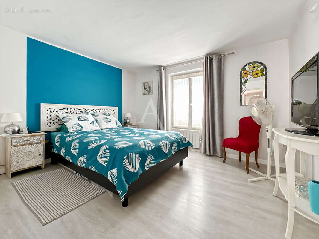 Maison à JOUY-LE-MOUTIER