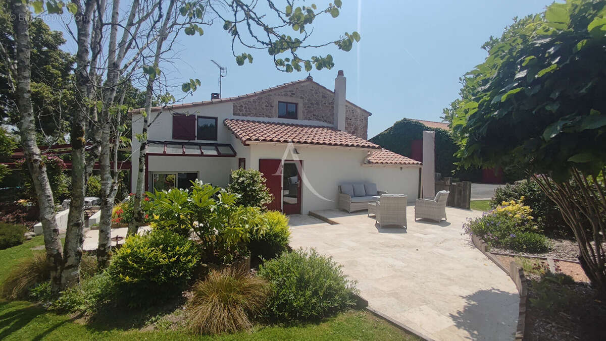 Maison à LE POIRE-SUR-VIE