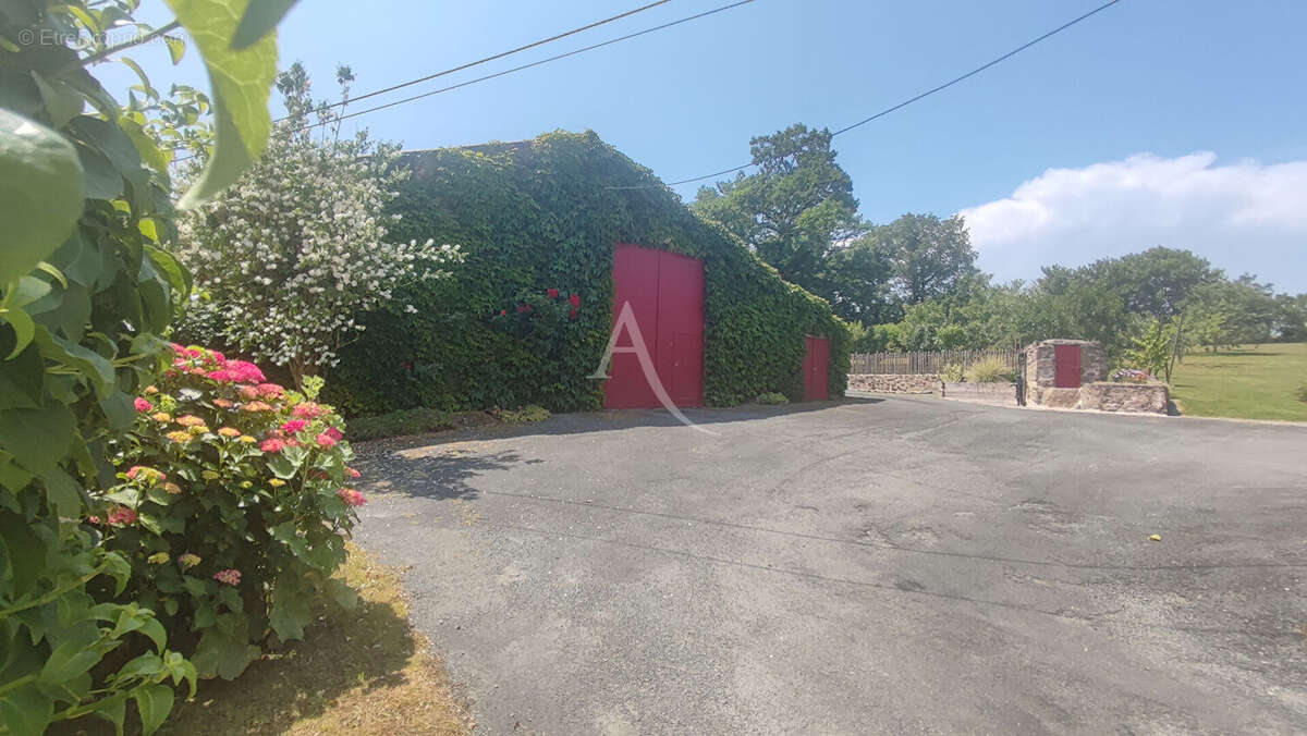 Maison à LE POIRE-SUR-VIE
