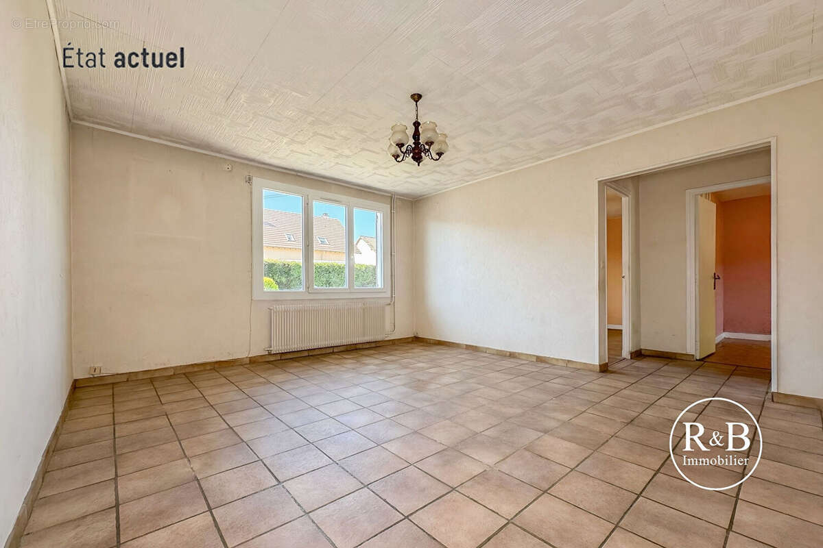 Maison à LES CLAYES-SOUS-BOIS