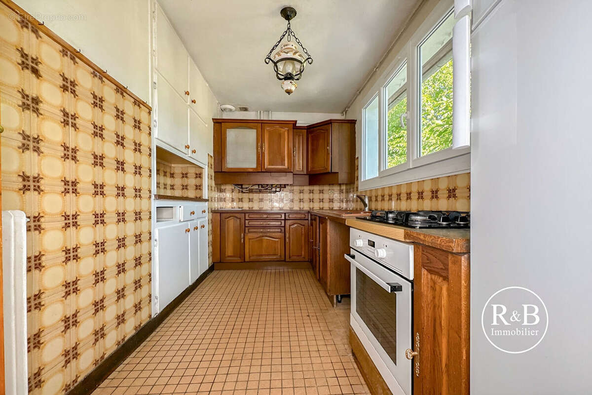 Maison à LES CLAYES-SOUS-BOIS