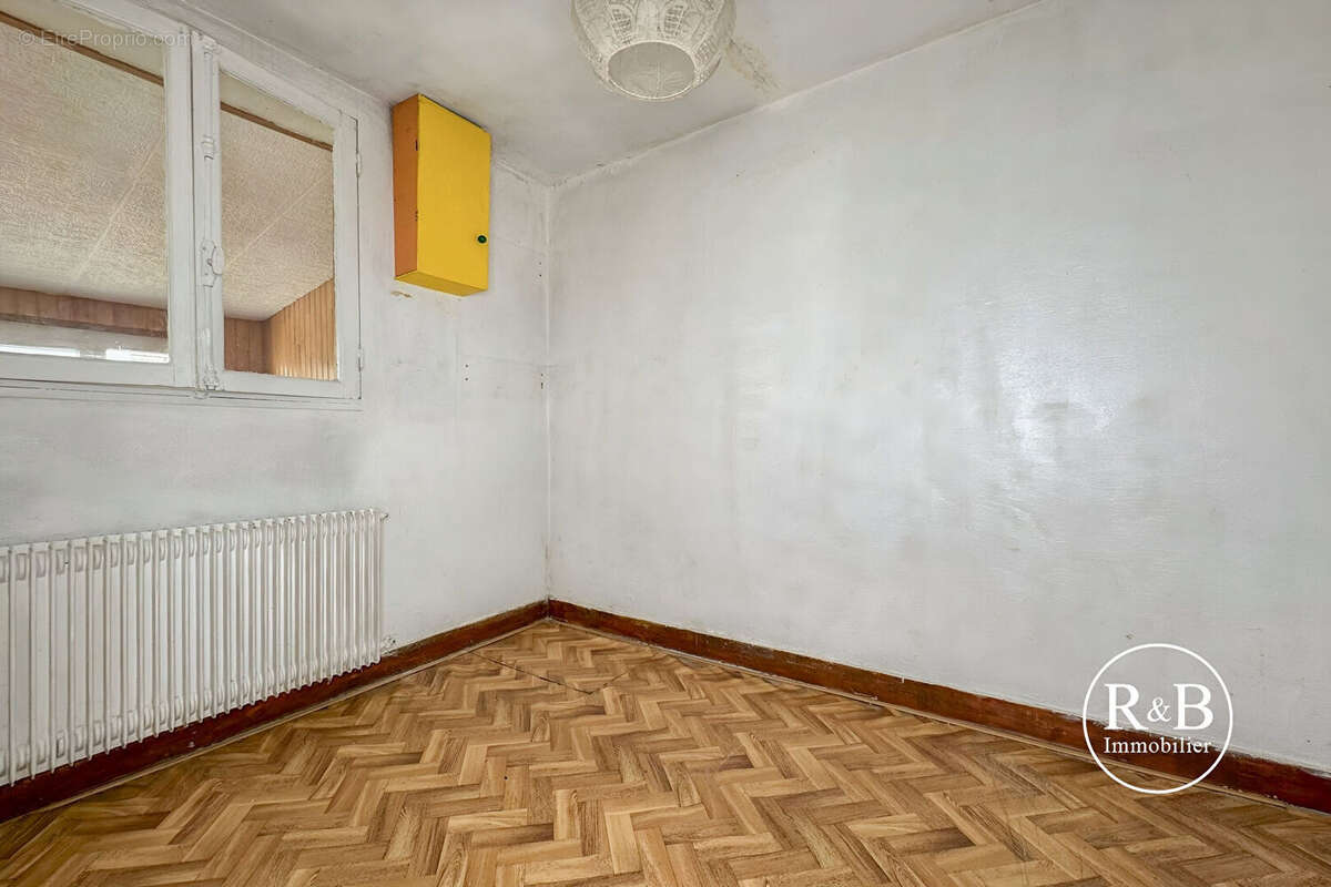 Maison à LES CLAYES-SOUS-BOIS