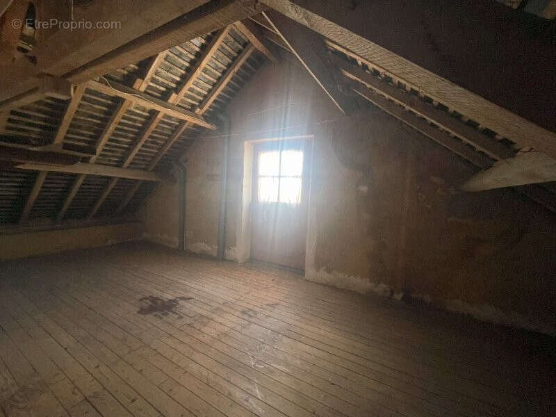 Maison à LA BAZOCHE-GOUET