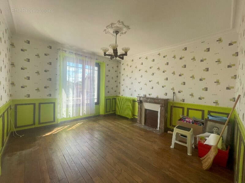 Maison à LA BAZOCHE-GOUET