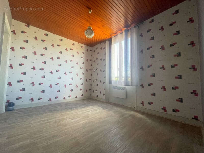 Maison à LA BAZOCHE-GOUET