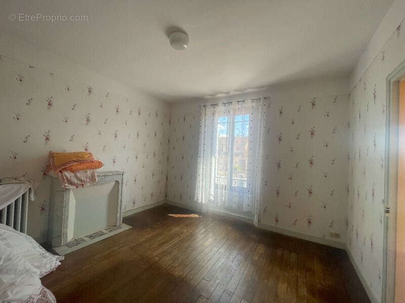 Maison à LA BAZOCHE-GOUET