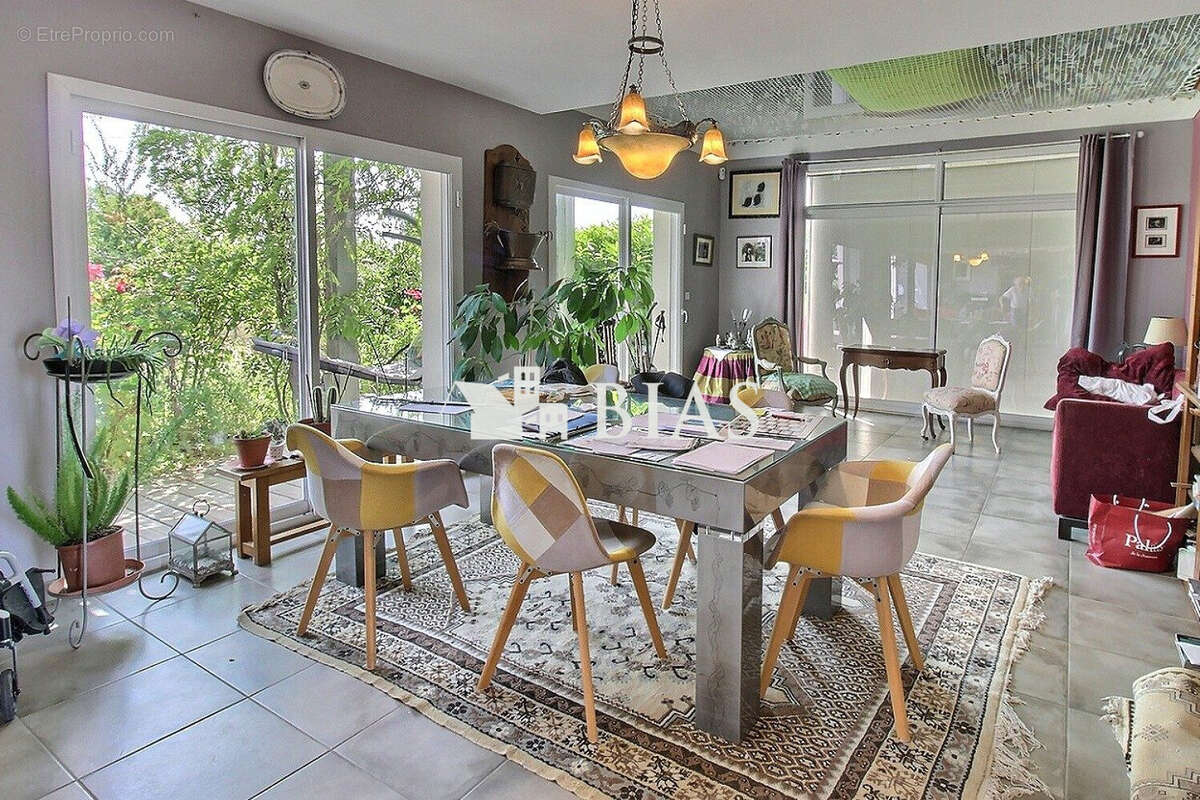 Maison à SAINT-AUBIN-LE-GUICHARD