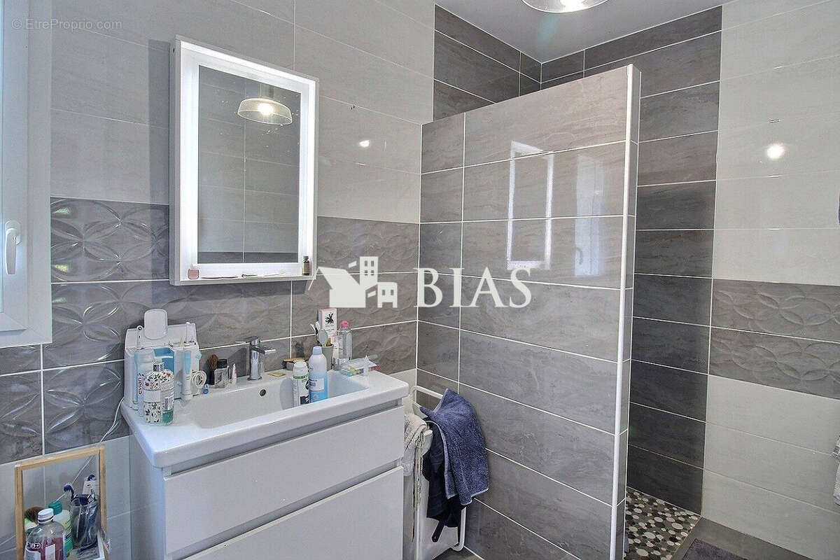 Maison à SAINT-AUBIN-LE-GUICHARD