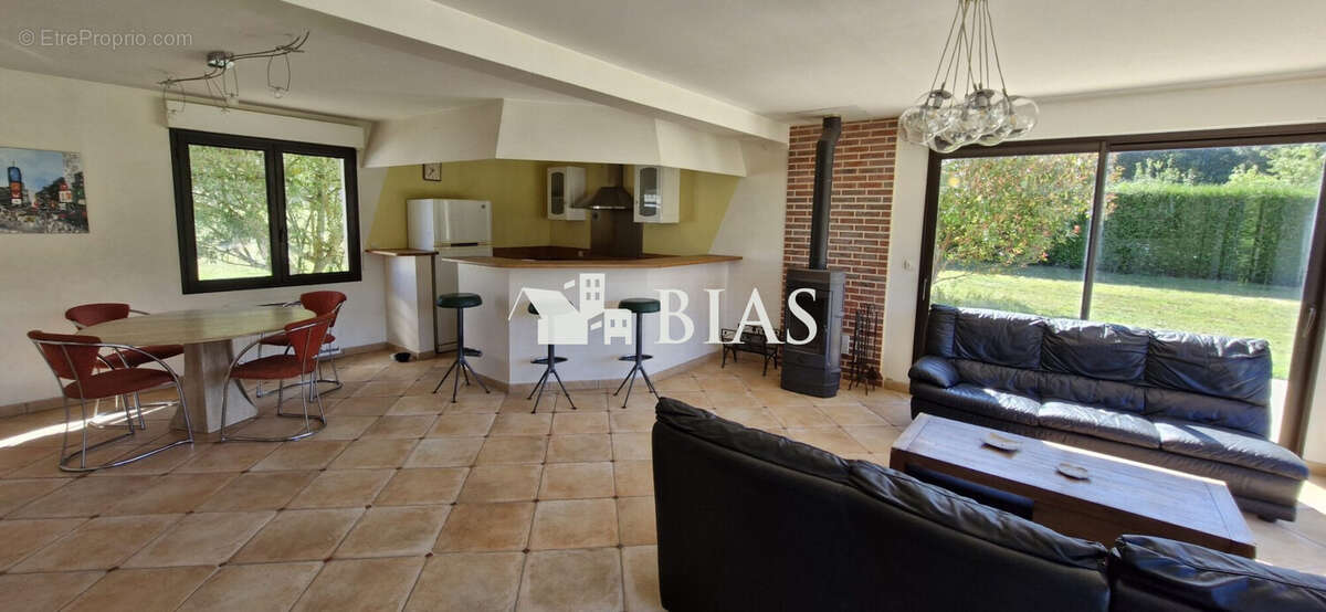 Maison à BOISSEY-LE-CHATEL