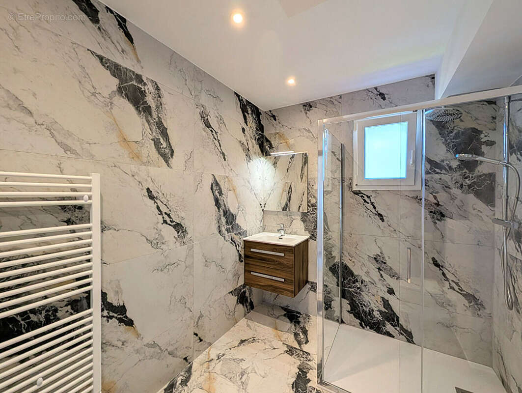 Appartement à AIX-LES-BAINS