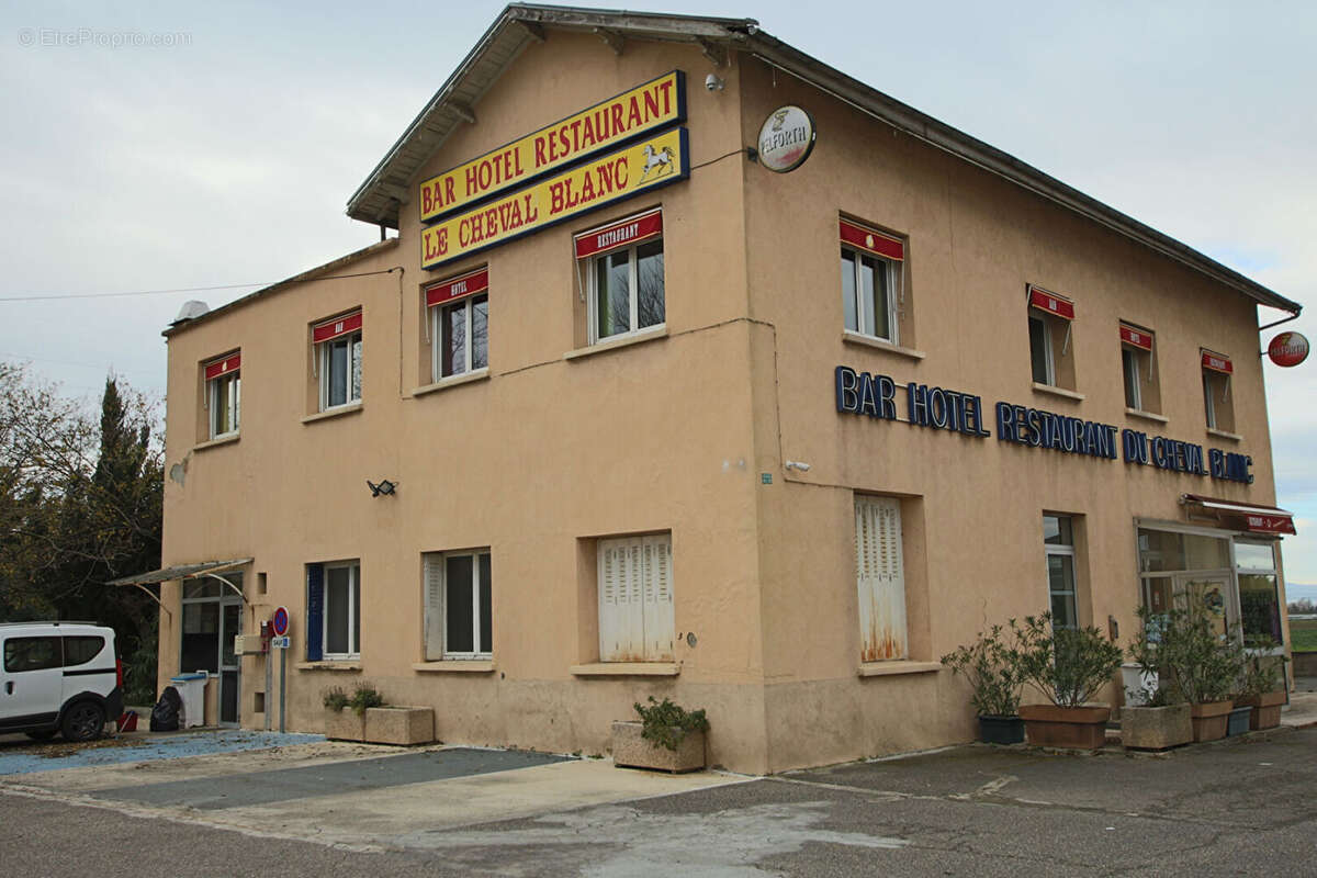 Commerce à TOUSSIEU