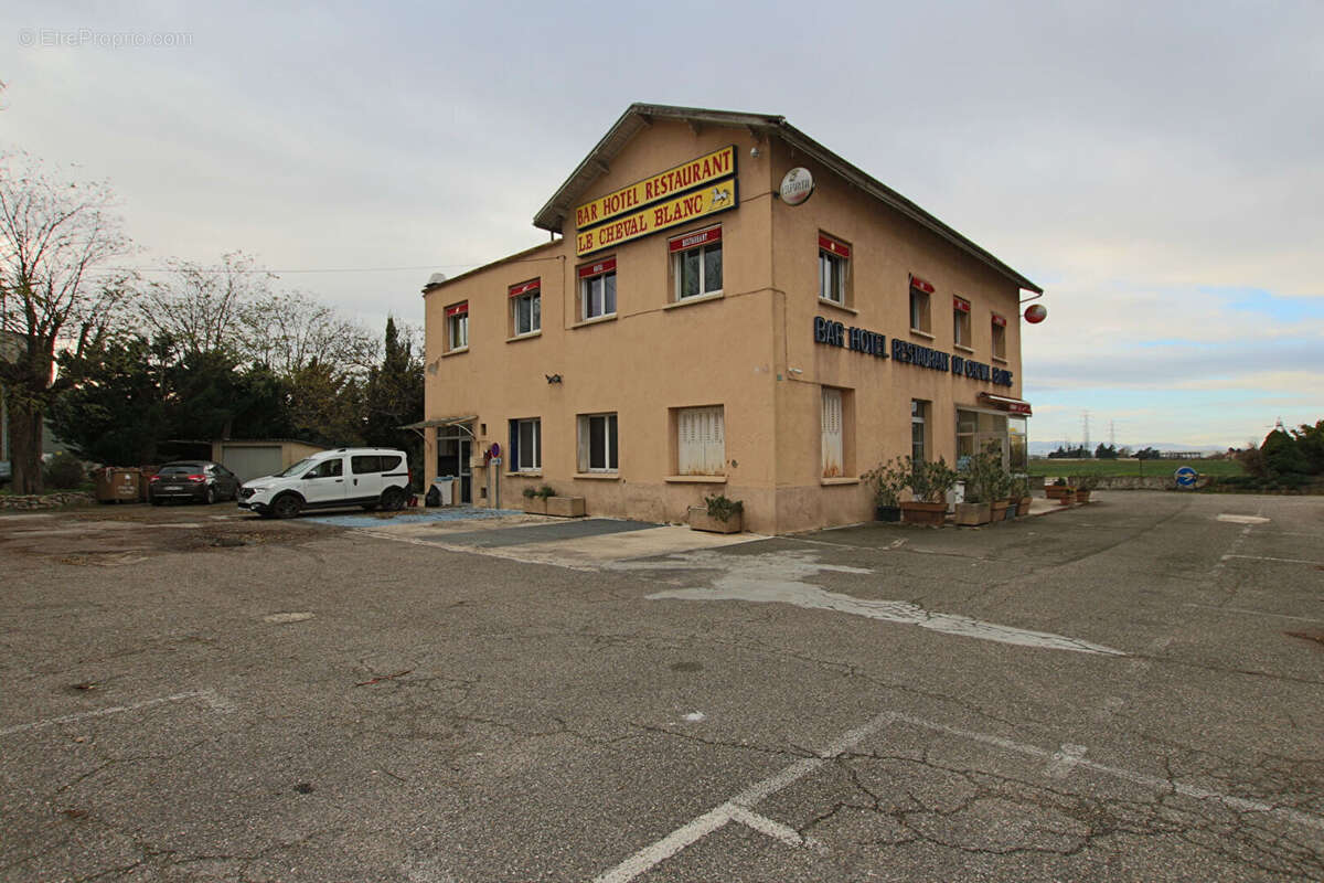 Commerce à TOUSSIEU