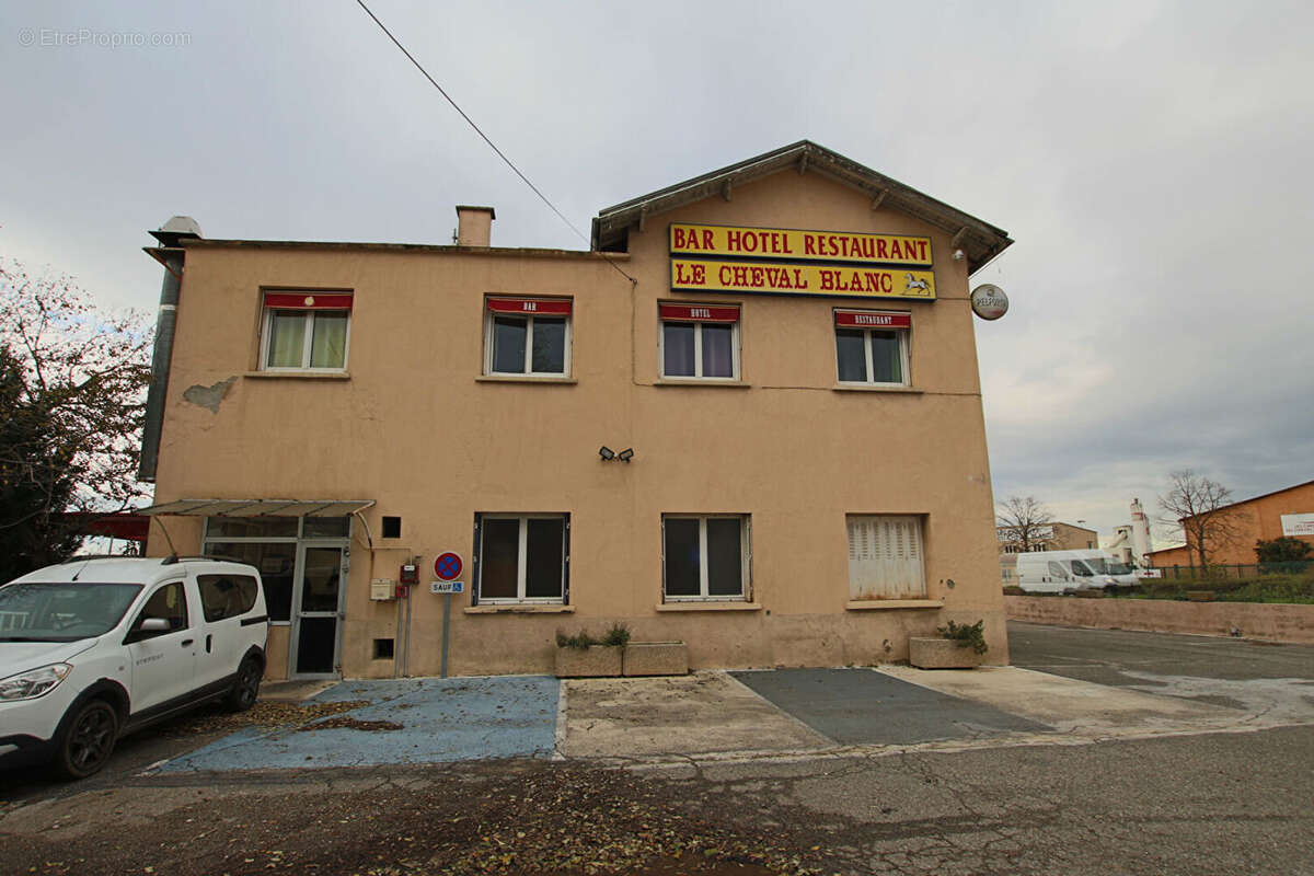 Commerce à TOUSSIEU