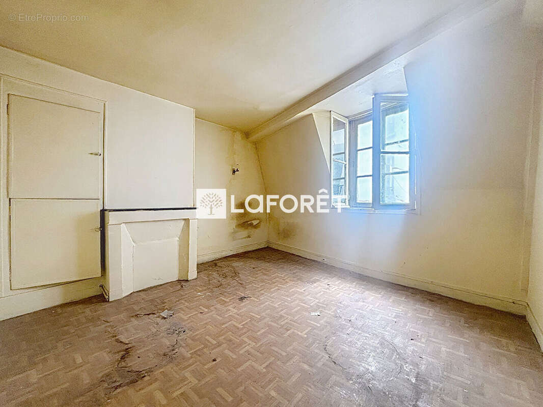 Appartement à PARIS-2E
