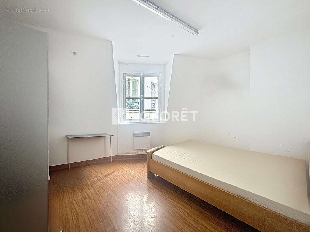 Appartement à PARIS-2E