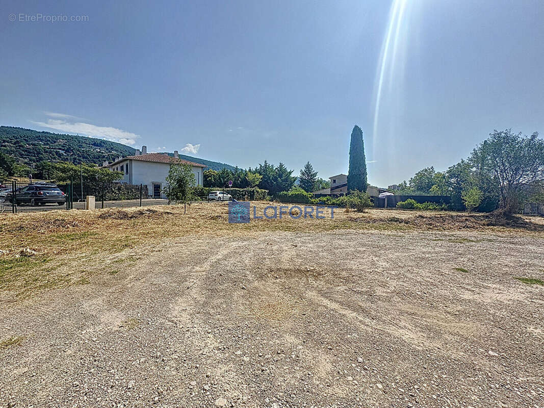 Terrain à DRAGUIGNAN