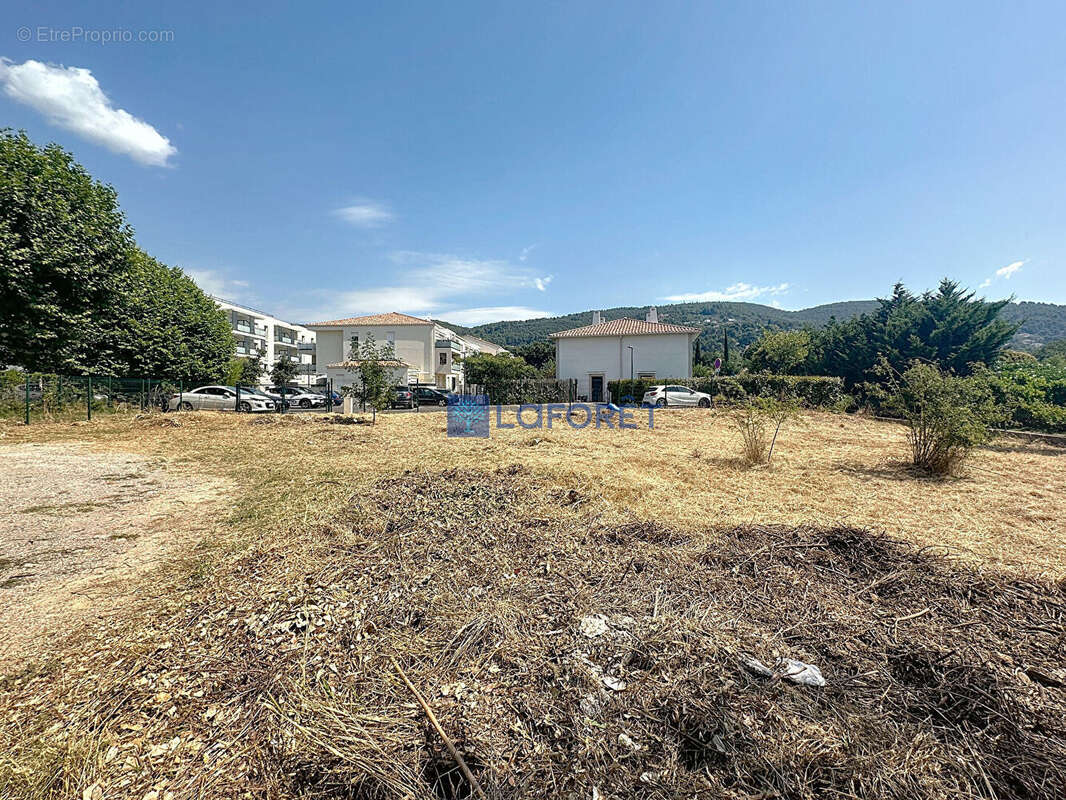 Terrain à DRAGUIGNAN