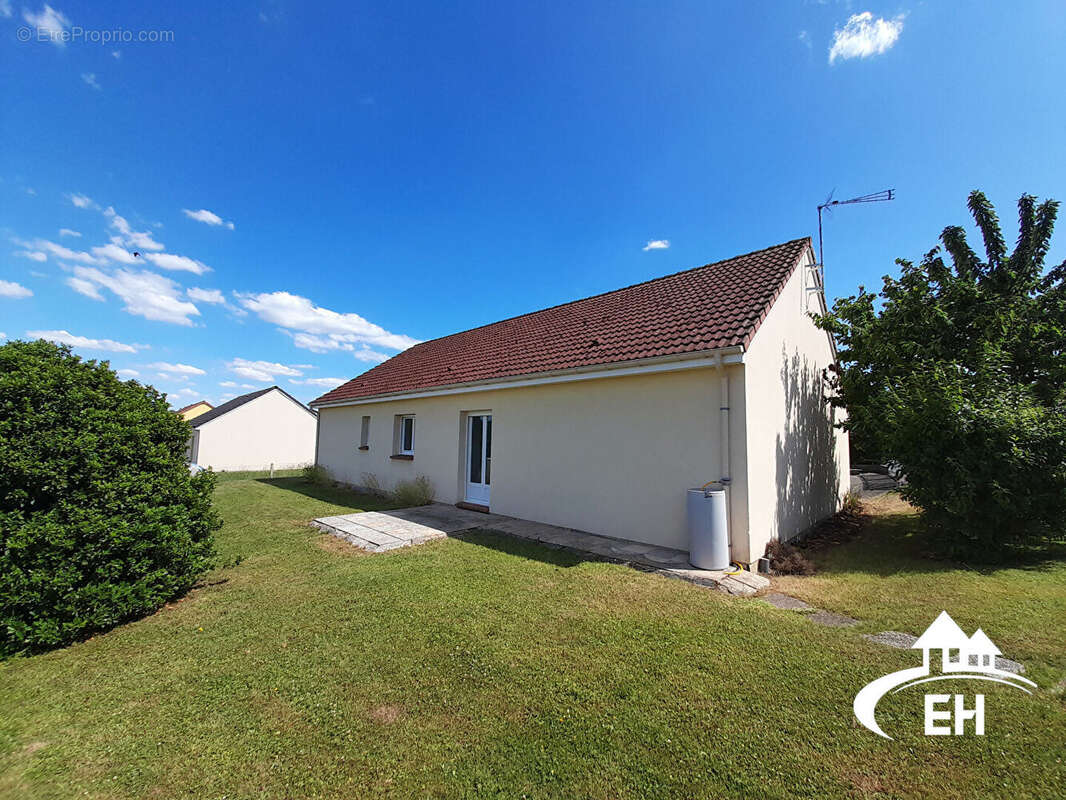 Maison à SAINTE-GAUBURGE-SAINTE-COLOMBE