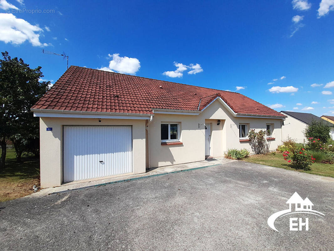 Maison à SAINTE-GAUBURGE-SAINTE-COLOMBE