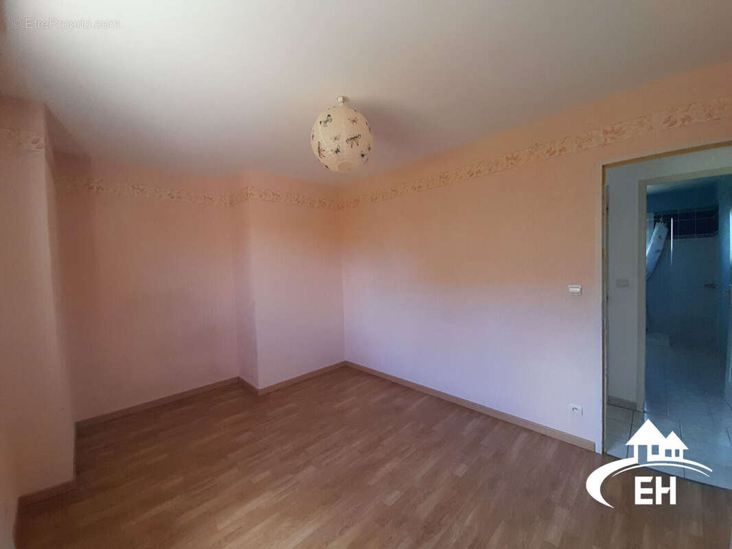 Maison à SAINTE-GAUBURGE-SAINTE-COLOMBE