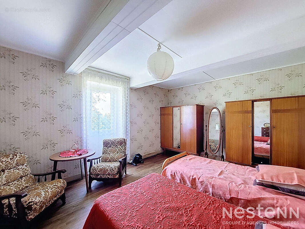 Maison à LARROQUE-ENGALIN