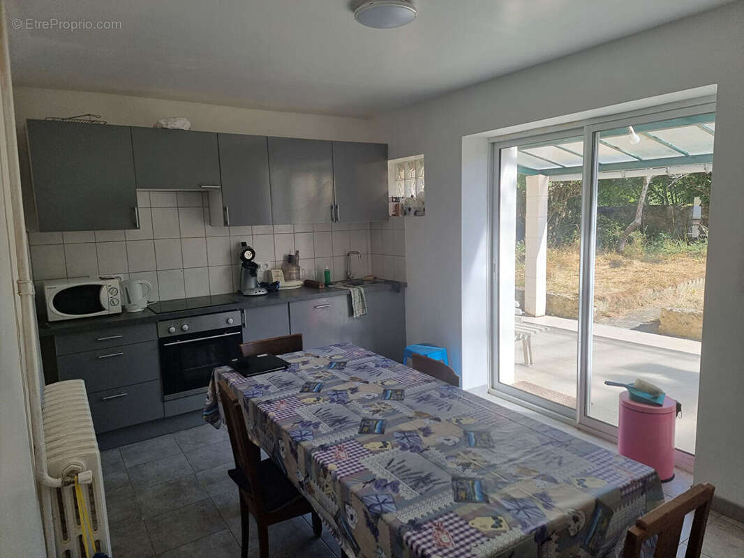 Maison à SAINT-COSME-EN-VAIRAIS