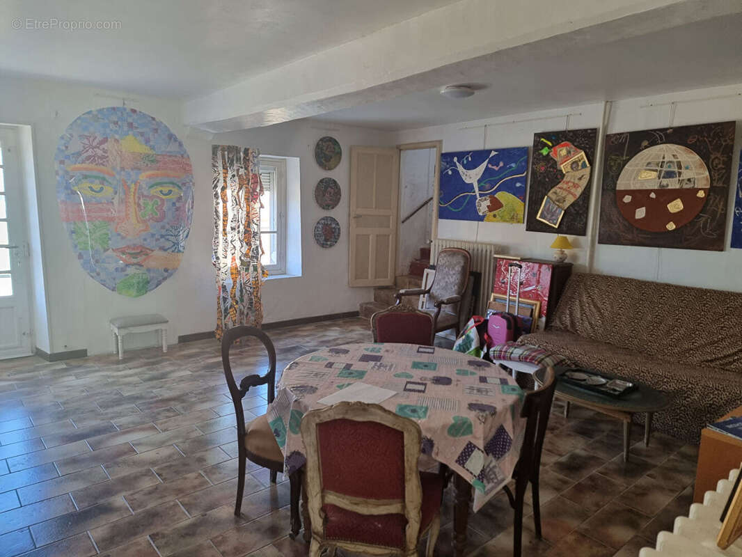 Maison à SAINT-COSME-EN-VAIRAIS