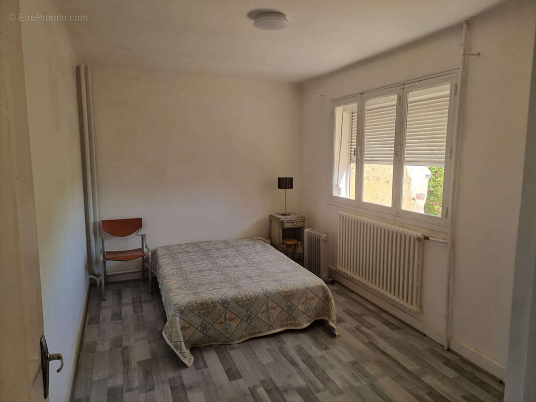 Maison à SAINT-COSME-EN-VAIRAIS