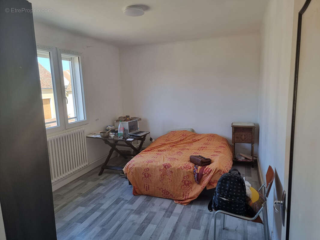 Maison à SAINT-COSME-EN-VAIRAIS