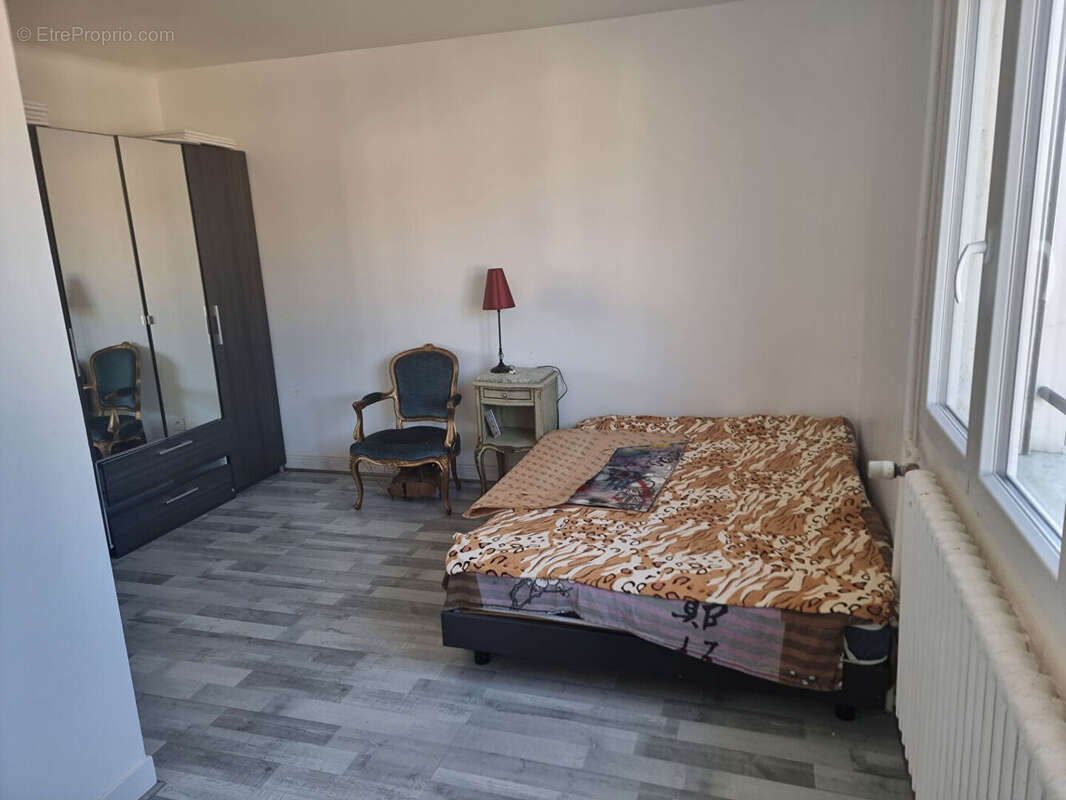 Maison à SAINT-COSME-EN-VAIRAIS