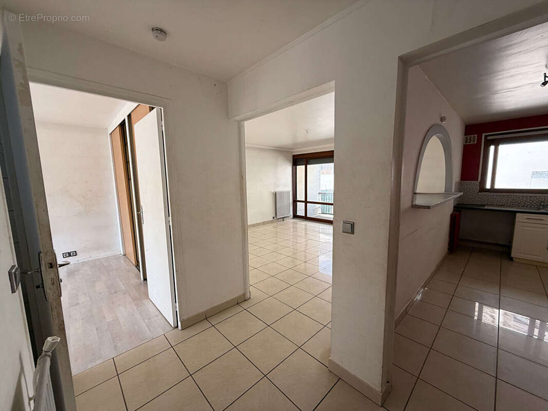 Appartement à LES PAVILLONS-SOUS-BOIS