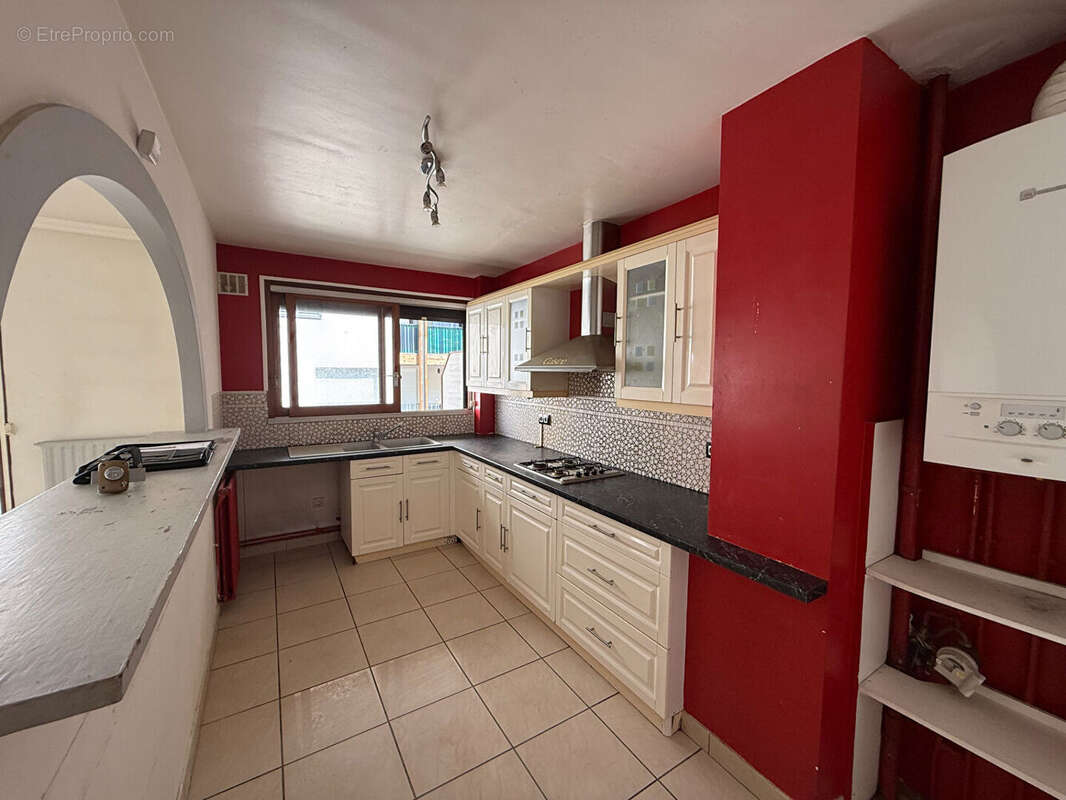 Appartement à LES PAVILLONS-SOUS-BOIS