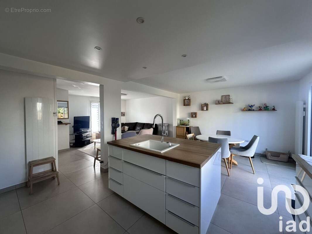 Photo 2 - Maison à CHENNEVIERES-SUR-MARNE