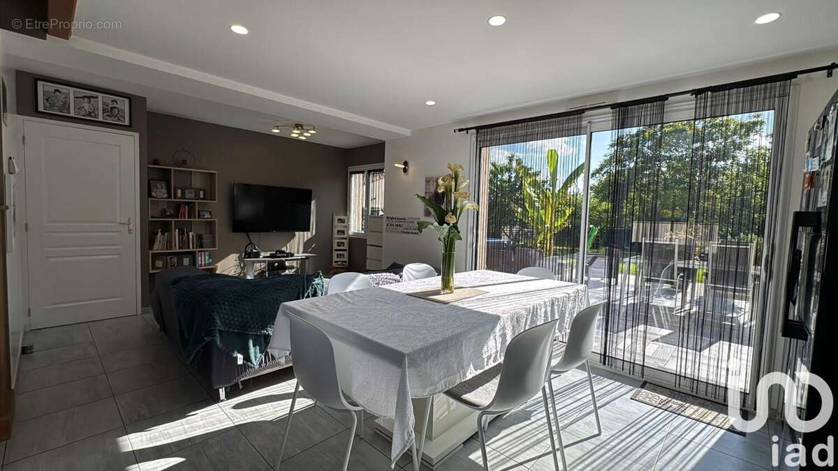 Photo 2 - Maison à VOUNEUIL-SUR-VIENNE