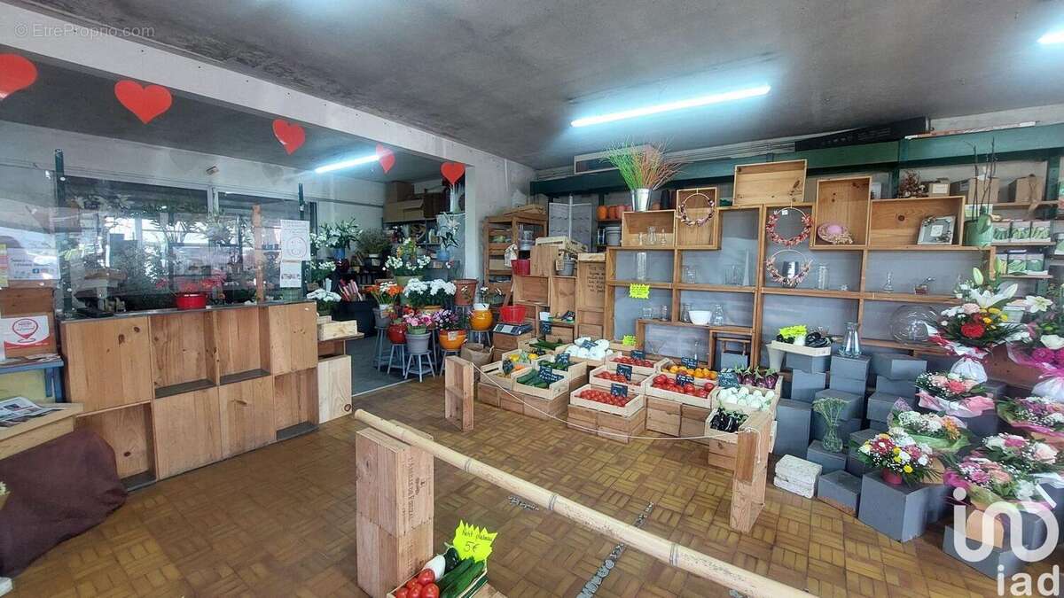 Photo 2 - Commerce à SAINT-MAGNE-DE-CASTILLON