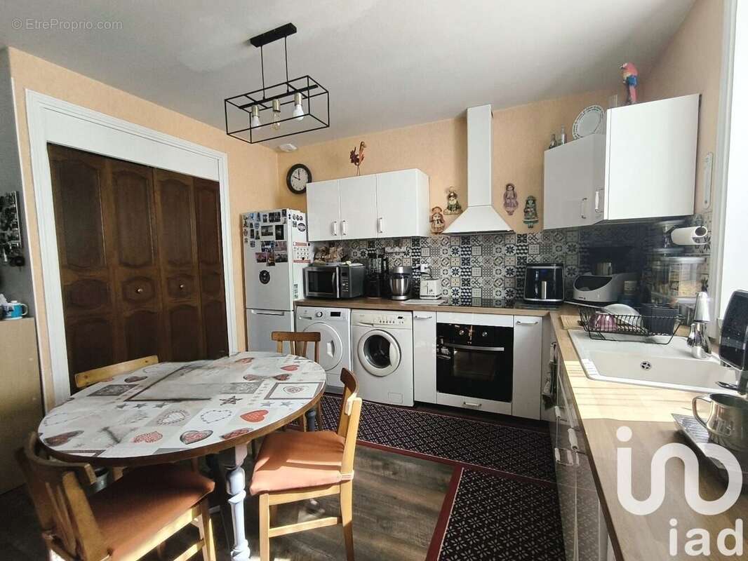 Photo 2 - Maison à SAINT-JUST-EN-CHEVALET